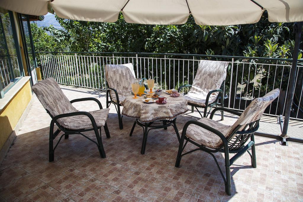 Casa Vacanze Alcantara Gaggi Екстериор снимка