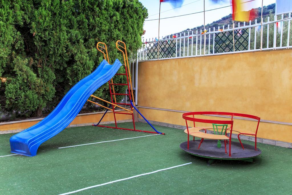 Casa Vacanze Alcantara Gaggi Екстериор снимка
