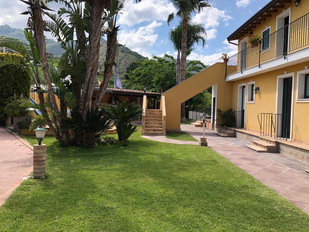Casa Vacanze Alcantara Gaggi Екстериор снимка