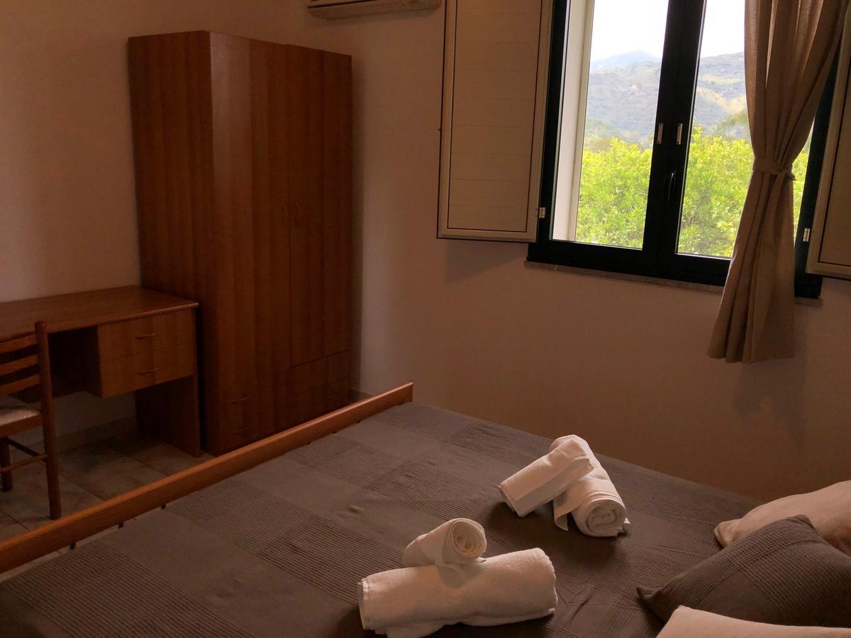Casa Vacanze Alcantara Gaggi Екстериор снимка