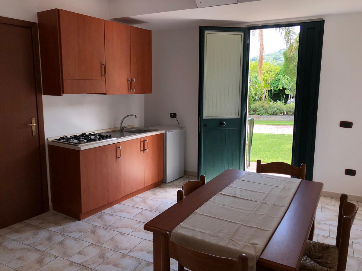 Casa Vacanze Alcantara Gaggi Екстериор снимка