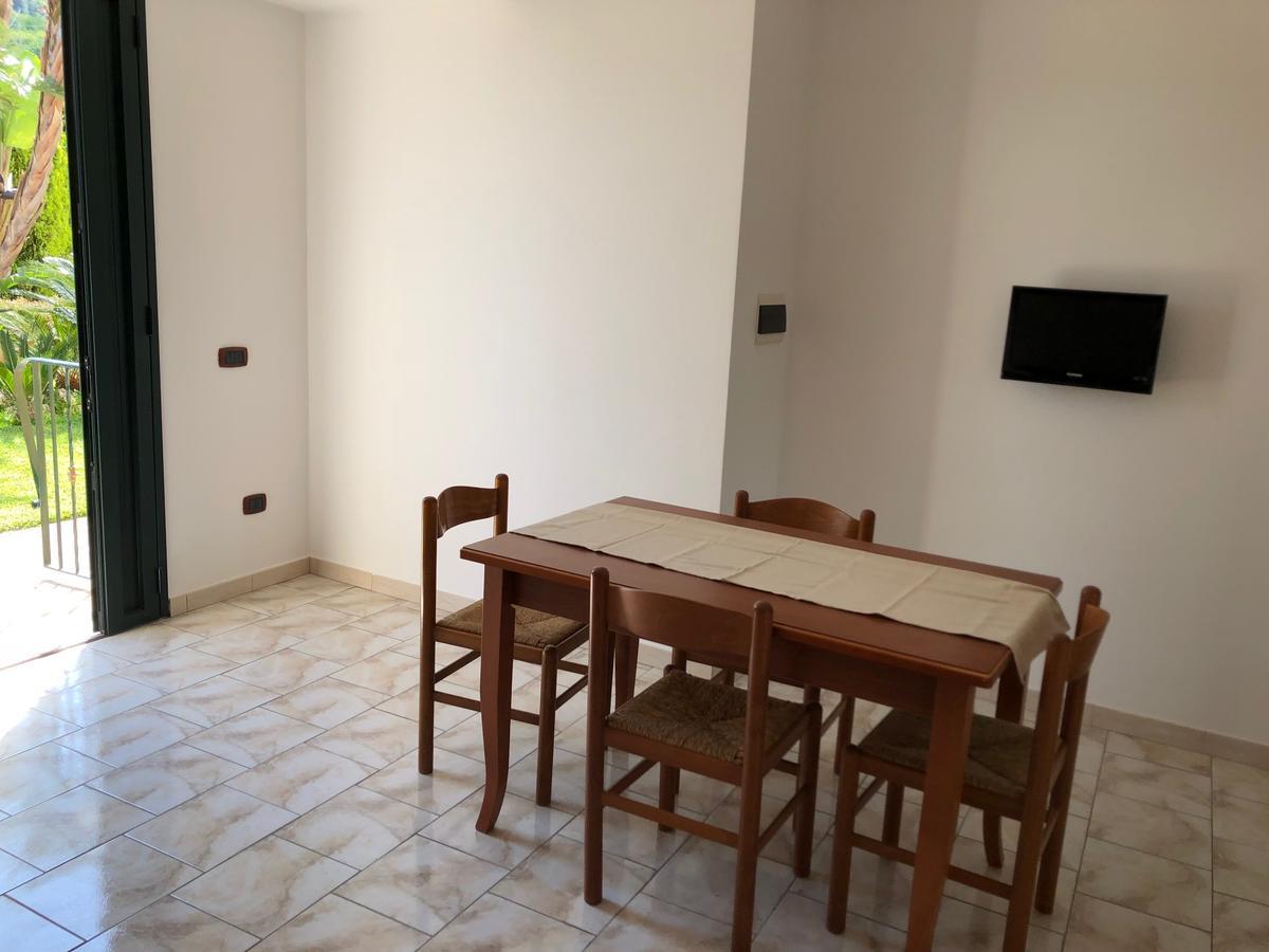 Casa Vacanze Alcantara Gaggi Екстериор снимка